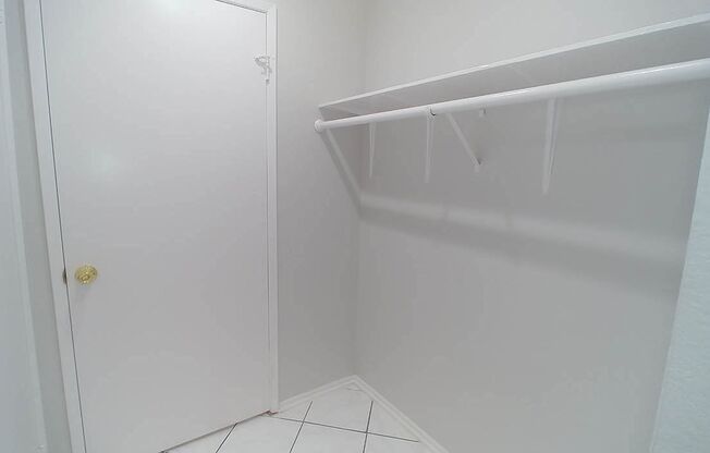 2 beds, 2 baths, 910 sqft, $2,595, Unit 410