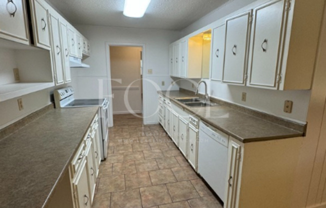 3 beds, 2 baths, $1,500