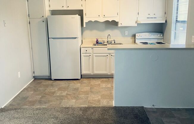 1 bed, 1 bath, 576 sqft, $765, Unit 3635-F