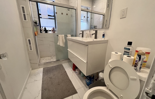 2 beds, 1 bath, 820 sqft, $3,450, Unit 11