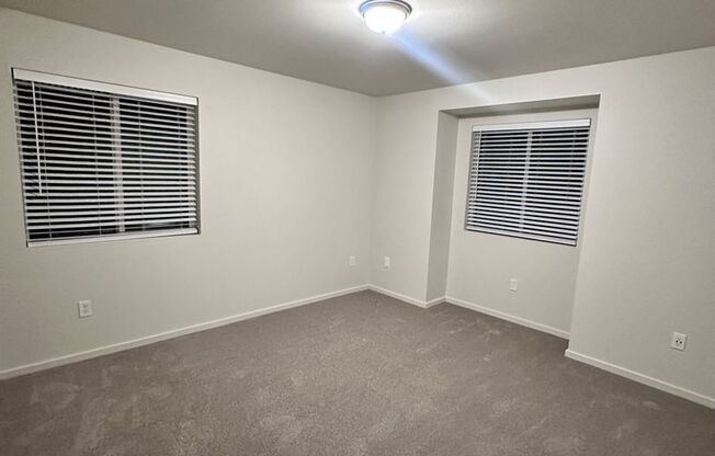 2 beds, 1 bath, 953 sqft, $1,450, Unit Unit # 31