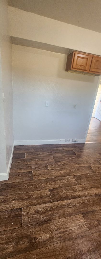 3 beds, 1 bath, $875