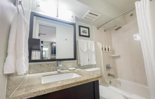 1 bed, 1 bath, 420 sqft, $2,080