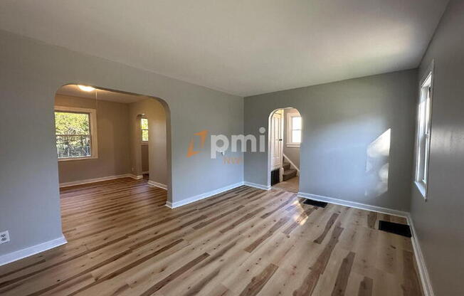 6136 6138 RAY AVE