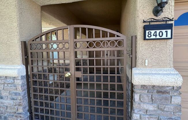 Summerlin 5 Bedroom with a Swimming Pool