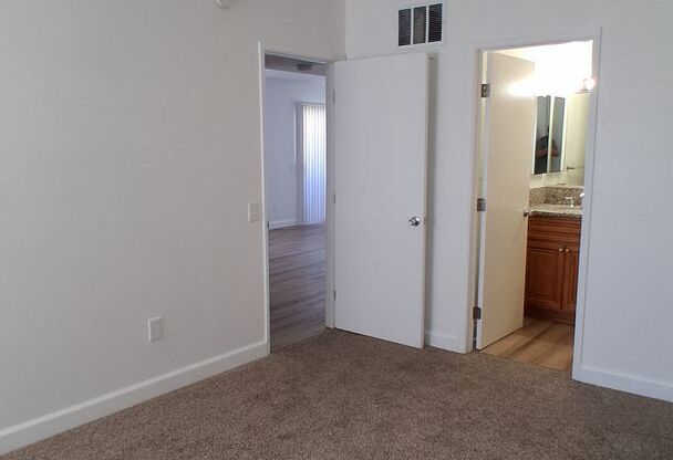 2 beds, 2 baths, 836 sqft, $2,550, Unit 201
