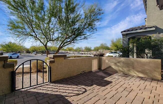 Incredible Estrella Mountain Ranch amenities included!