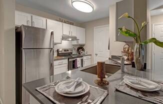 Stoneridge Farms at the Hunt Club Apartments