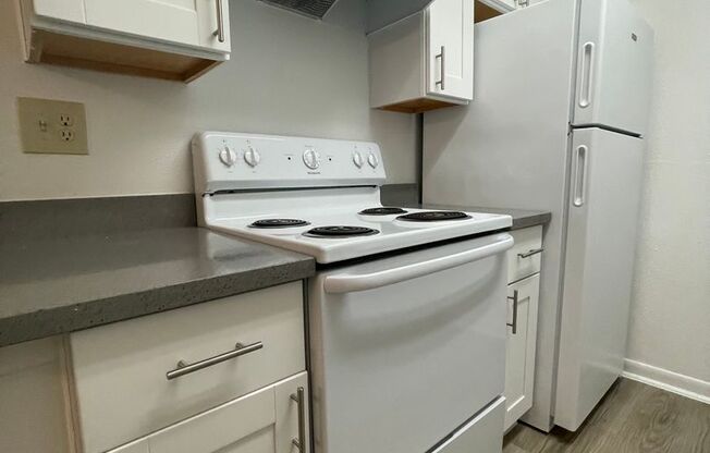 1 bed, 1 bath, 710 sqft, $960, Unit 122