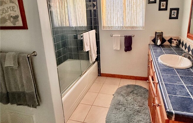 22216 DE VALLE ST
