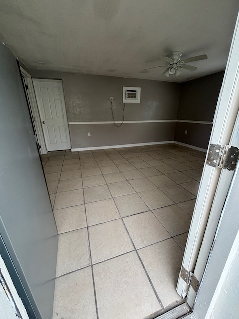 1064 N Tamiami Trl