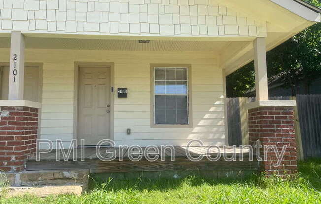 2101 E 2 ST