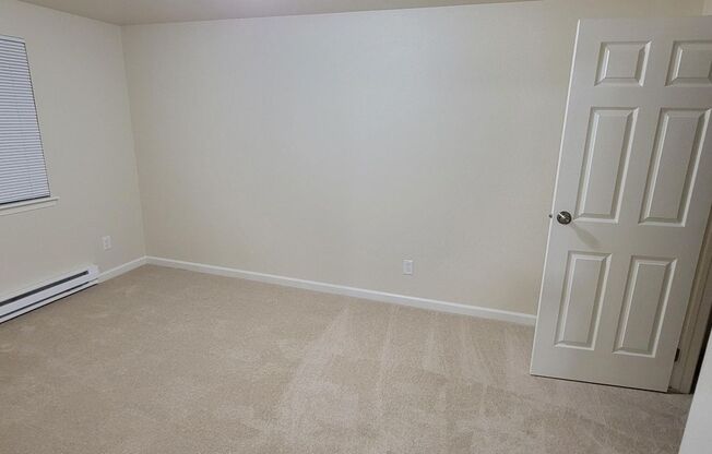 2 beds, 1 bath, 860 sqft, $2,095, Unit A106