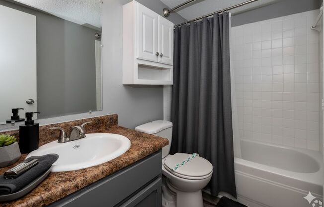 1 bed, 1 bath, 615 sqft, $715