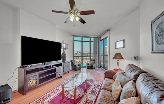 1 bed, 1 bath, $1,925, Unit # 811