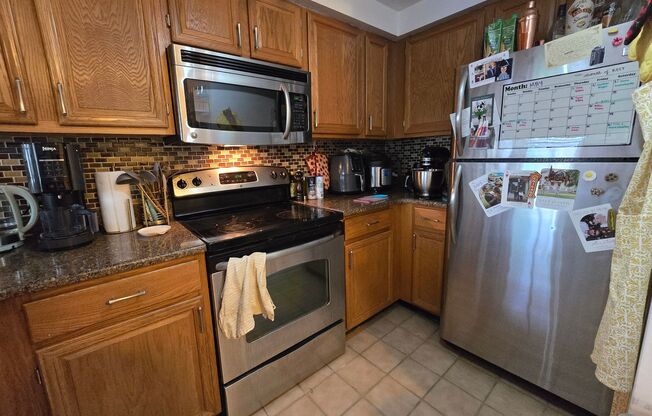 DELIGHTFUL OLDE CITY ONE BEDROOM APARTMENT - JULY 10