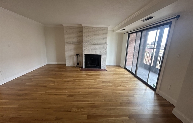 2 beds, 2 baths, 1,100 sqft, $3,500, Unit 7D