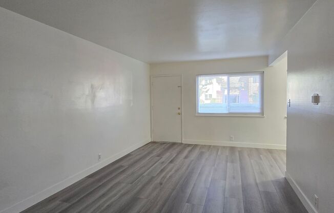 2 beds, 1 bath, $2,395, Unit 2