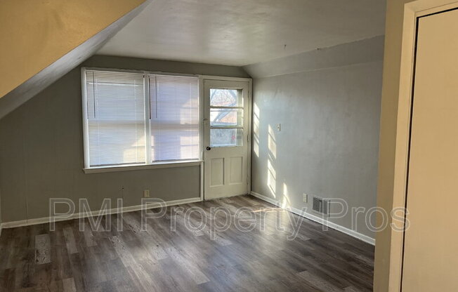 4566 A N 28 ST
