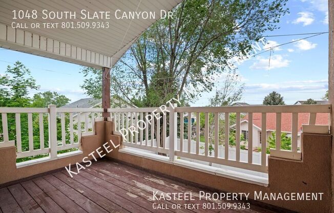 1048 S SLATE CYN DR