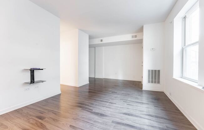 1 bed, 1 bath, $1,695, Unit 3C
