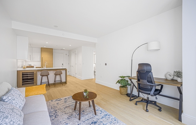 380 HARRISON AVE