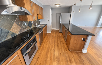 2 beds, 2 baths, $3,395, Unit # 1703