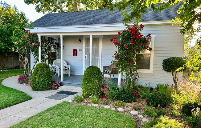 $2,195 Woodworth & 4th St, Historic 2 Bedroom Home - Woodworth Ave, Clovis