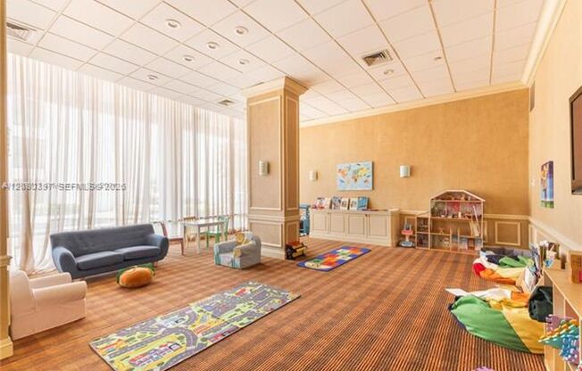 3 beds, 2 baths, $4,500, Unit # 4 L