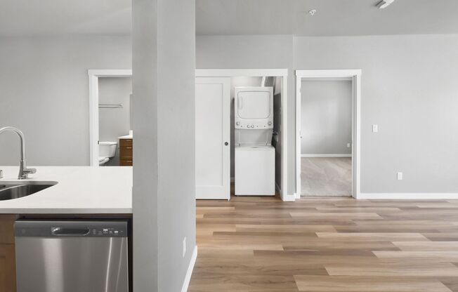 2 beds, 2 baths, 919 sqft, $2,020, Unit 403