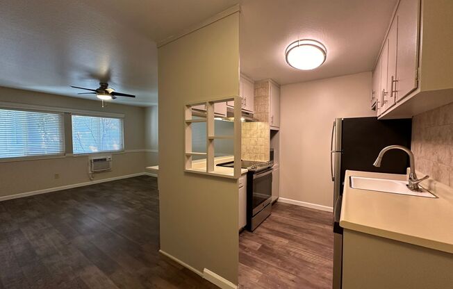 1 bed, 1 bath, $1,600, Unit 12