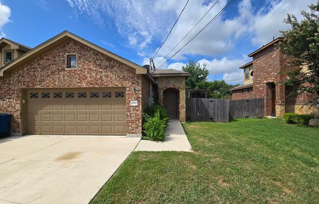 3/2/2  Off HWY 46/ No Carpet / Interior Washer & Dryer Connections / Pergola / Fenced in Backyard / CISD