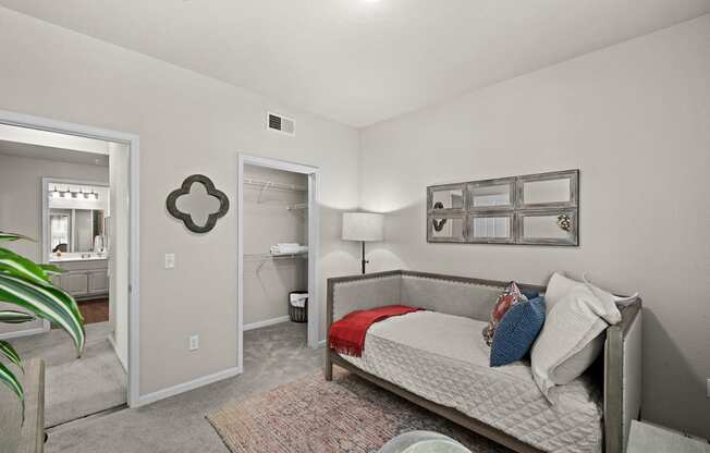 Spacious dens - Willow Spring Apartments