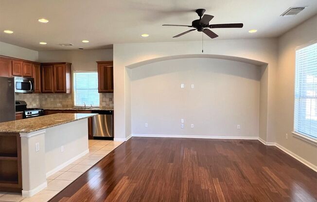 Paradiso Villas 2/2.5 Townhome with attached garage - Leander ISD