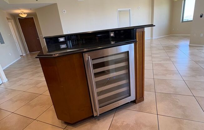 2 beds, 2 baths, $2,700, Unit # 1122