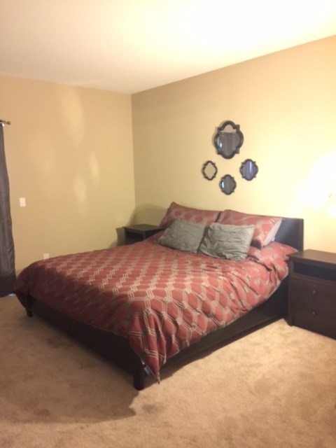 2 beds, 2 baths, $1,395, Unit #1033