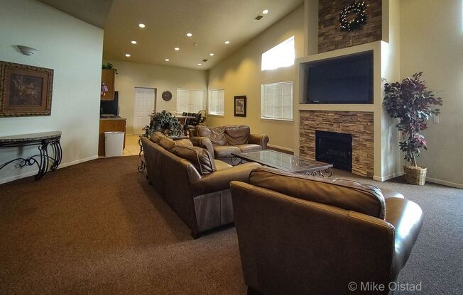 2 beds, 1 bath, $1,130