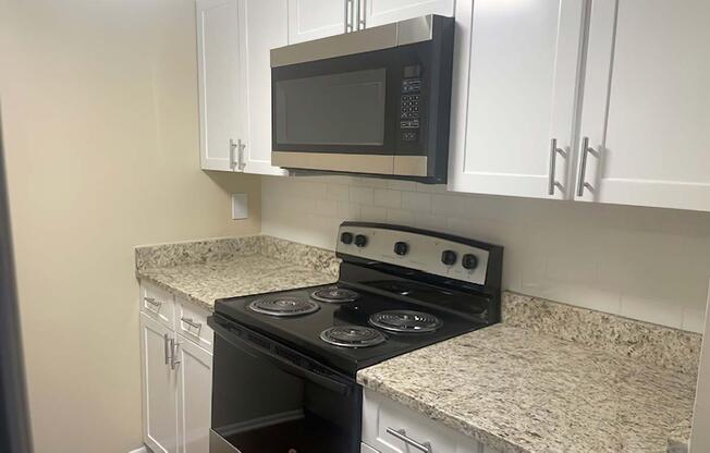 1 bed, 1 bath, 775 sqft, $1,399