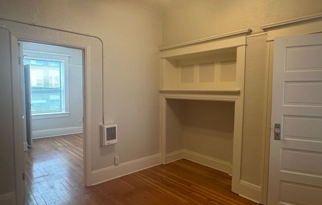 1 bed, 1 bath, 450 sqft, $1,050, Unit 206