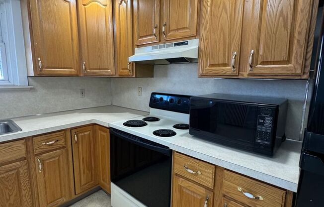 3 beds, 1 bath, $2,200