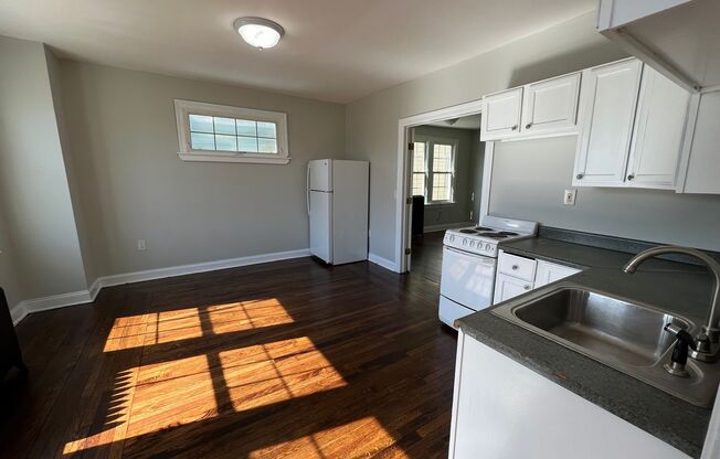 Charming Property located in Hamden!