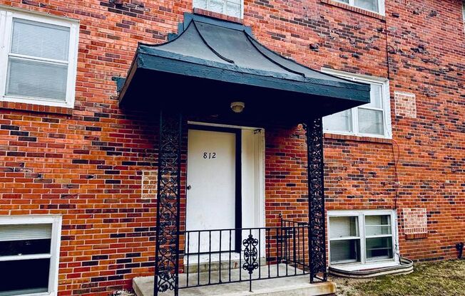 2 beds, 1 bath, $825, Unit 8121
