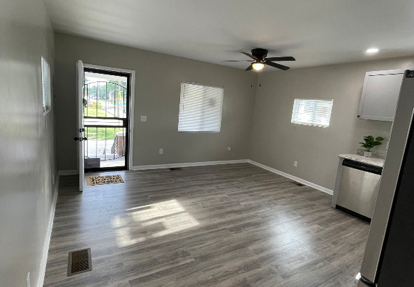 2023 STANDARD AVE