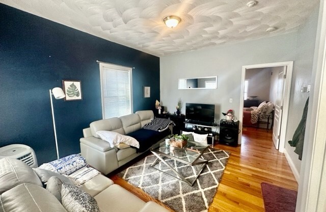 125 BOW ST