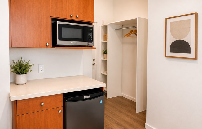 Studio, 1 bath, 175 sqft, $1,095, Unit 3506