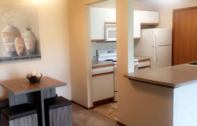 2 beds, 2 baths, 965 sqft, $1,104, Unit 320S