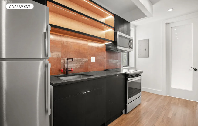 568 LAFAYETTE AVE