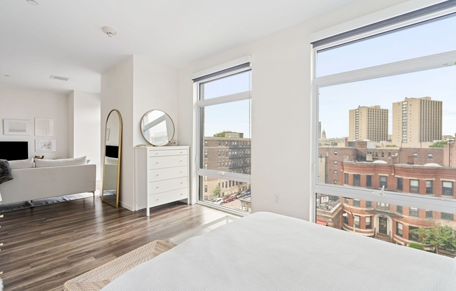 Studio, 1 bath, 554 sqft, $3,250, Unit 501