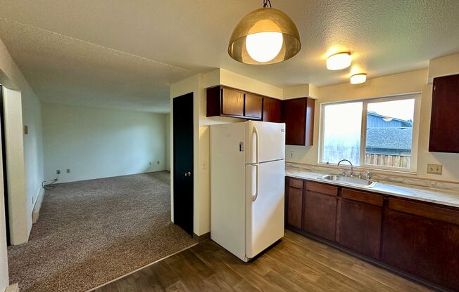 2 beds, 1 bath, $1,495, Unit 3