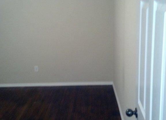 2 beds, 1 bath, $1,150